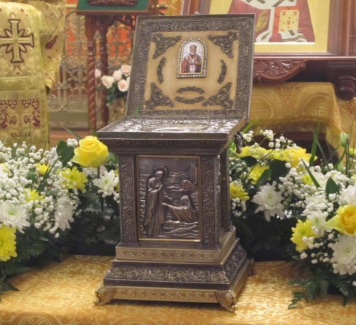 В Марфо-Мариинском монастыре состоялась торжественная встреча ковчега с частицей мощей свт. Николая Чудотворца.